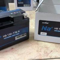 WinNar 款機車鈉電池 YTX7B+ 約當9AH，電力強於7A款，充放電效能等同鋰鐵電池，電推款機車約可連續推8秒
